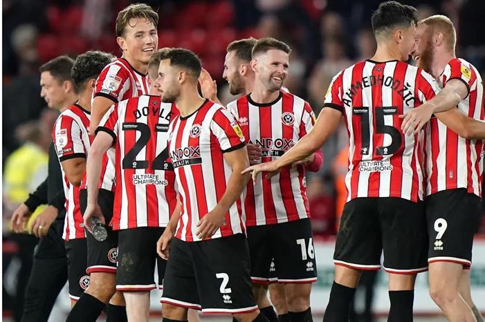 شيفيلد يونايتد يتأهل إلى الدوري الإنجليزي 2