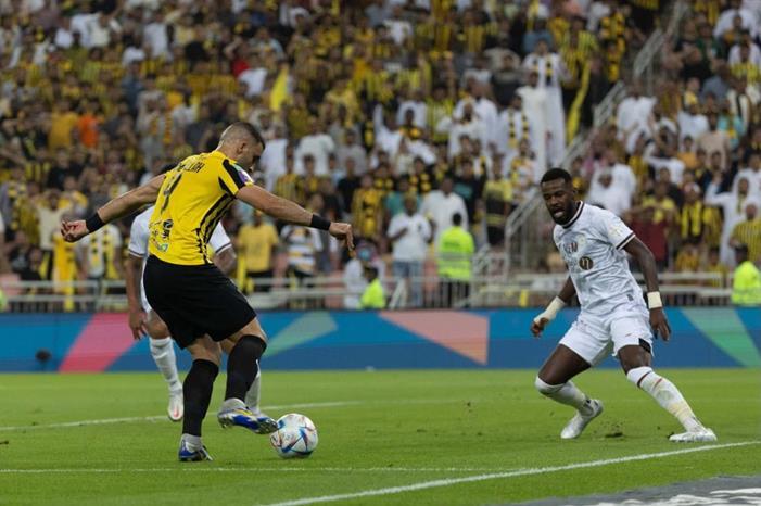 حمد الله يمنح الاتحاد انتصارا جنونيا على الشباب aaeldeeb_a9297f59-5ebc-42a0-bc49-2ebd77c638e1