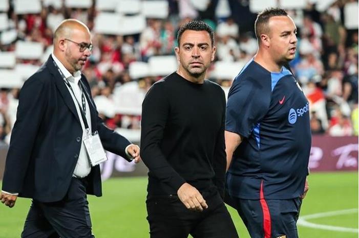 مدرب برشلونة يحدد أولى ضحايا الميركاتو الصيفي 644bbaab4c59b766aa69830e