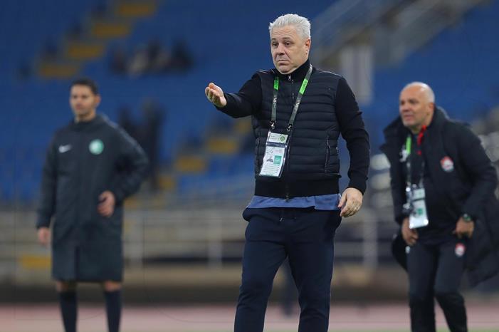 شاهد.. مدرب الرائد ينسى الرباعية ويطلب هدية من رونالدو FkHfFYEXwAQPRaD