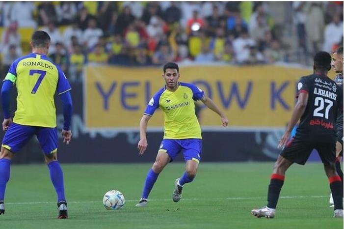 النصر بقيادة رونالدو يصب جام غضبه على الرائد (فيديو) 644c31164c59b7690b68130b