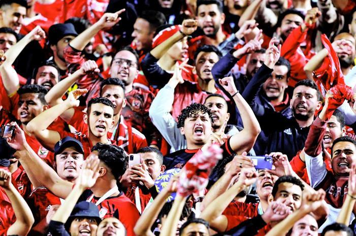 شاهد.. الفيفا يشيد بجمهور الاهلي المصري image