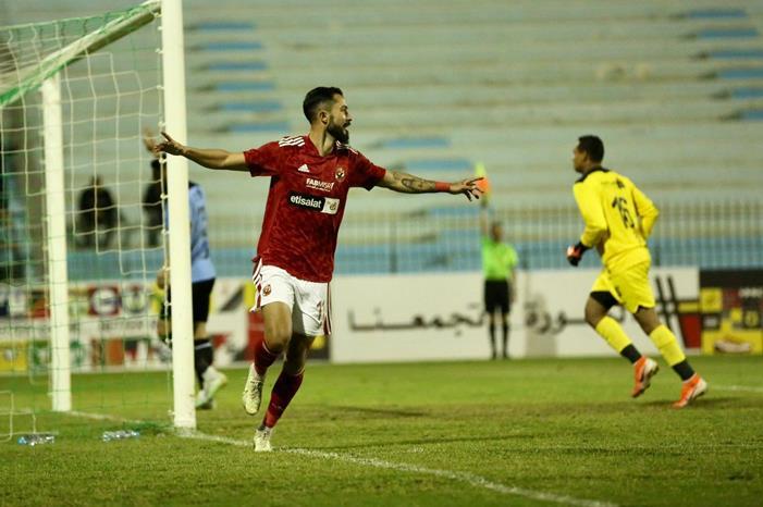 الأهلي يعبر غزل المحلة بثلاثية في الدوري المصري 85