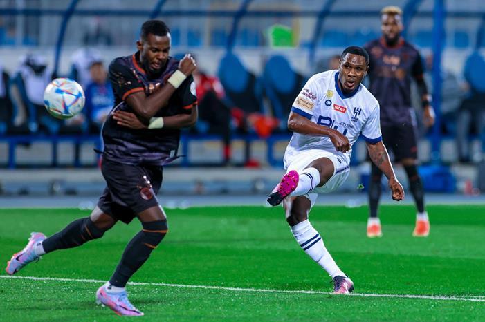 الشباب يضرب الهلال بثلاثية FtI5J7NWcBQ0kZs