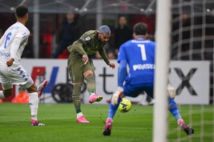 امبولي يجبر ميلان على التعادل بالدوري الايطالي 7657195_1680901094