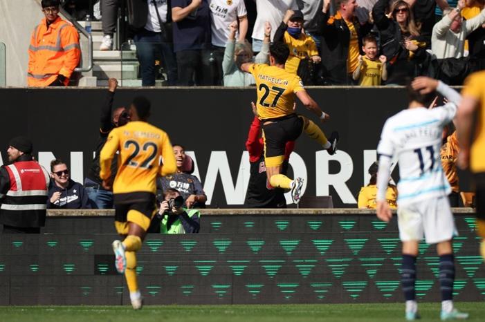 وولفرهامبتون يفوز على تشيلسي في أول ظهور لـ لامبارد 1680969695