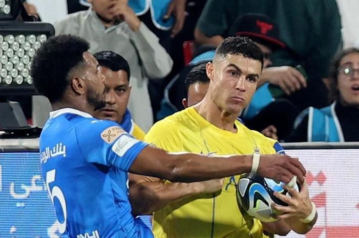 تاريخ من العداء بين رونالدو وعلي البليهي 1fada0be89