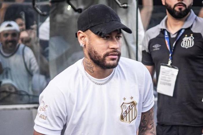 تسريب يكشف مفاجأة لمستقبل نيمار مع الهلال 124-104824-neymar-hilal-santos-return-2