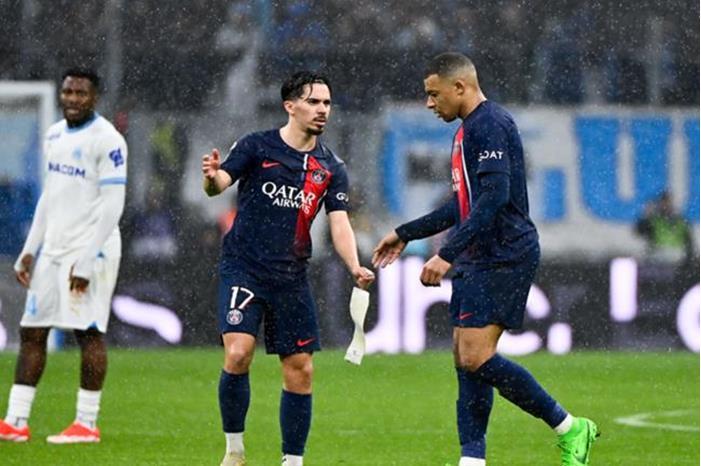 عاجل : مبابي يهين  إنريكي بعد استبداله في لقاء سان جيرمان ومارسيليا! 660add65423604237d2e61e9