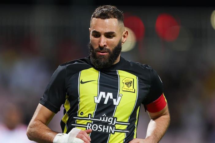 بنزيما يفرض شروطاً مستحيلة للإستمرار مع الاتحاد 265469