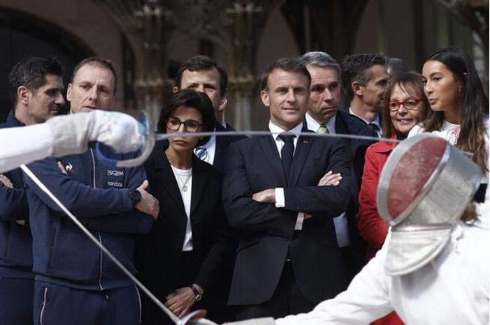 661d0f4b42360429827a268c