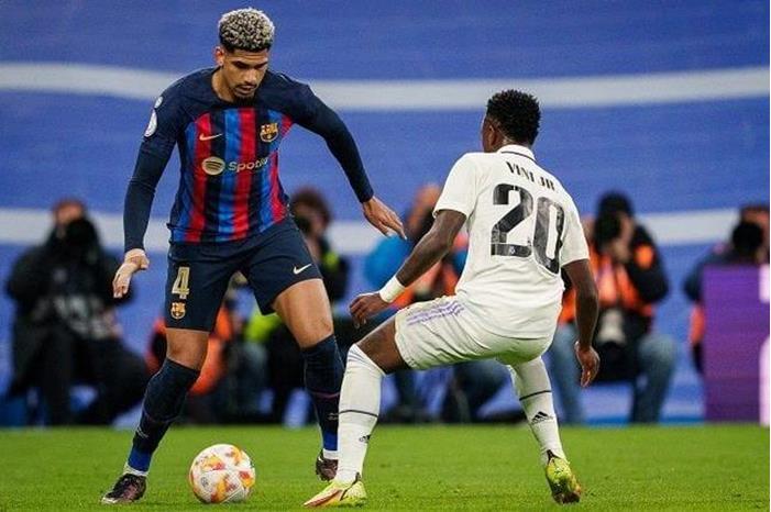 ريال مدريد يستضيف برشلونة في كلاسيكو تحديد مصير الدوري الإسباني 44b6e92f70