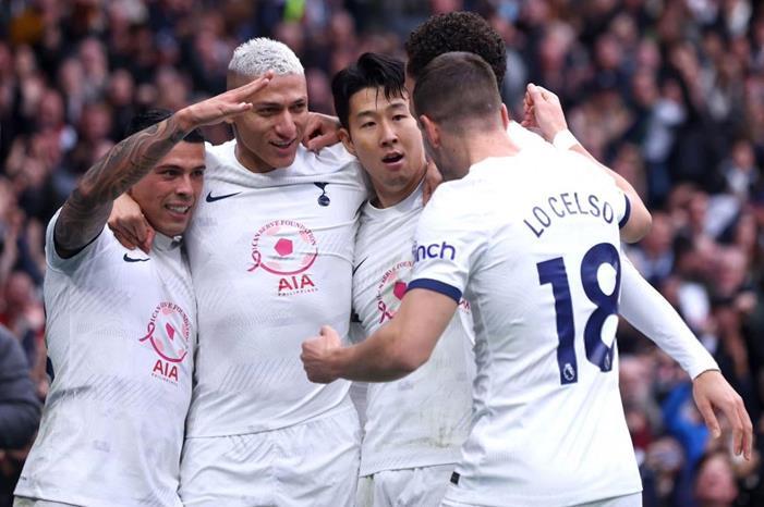 توتنهام ضيفاً ثقيلاً على وست هام في الدوري الإنجليزي 1711817992