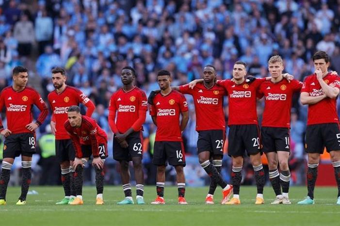 مانشستر يونايتد يعرض فريقه بالكامل للبيع 202443035054476O9