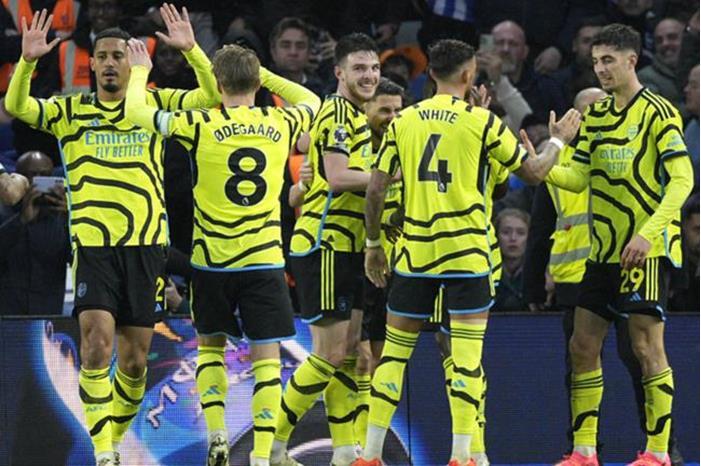 أرسنال يقسو على برايتون بثلاثية وينتزع صدارة الدوري الإنجليزي 661198164c59b73f57259cb0