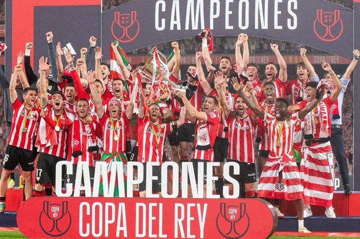 أتلتيك بلباو بطل كأس ملك إسبانيا 1000215535