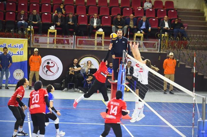 سيدات الأهلي يتوجن بلقب دوري الطائرة على حساب الزمالك 62A71F6C-96C3-473C-BD54-E817620F1CB1