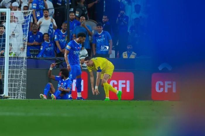 البليهي يتسبب في طرد رونالدو -فيديو main_image6614751f21307