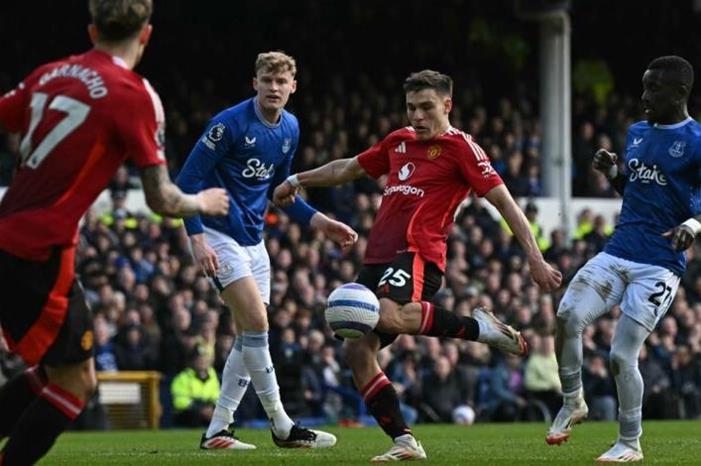 ليون ضد مانشستر يونايتد: موعد المباراة والقنوات الناقلة وتشكيل الفريقين IMG_20250222_162548_371-780x470