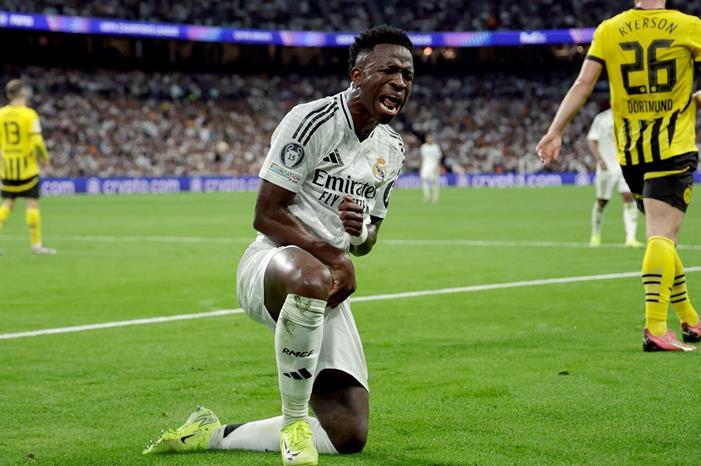 فينيسيوس-يوجه-صدمة-لنادي-الهلال-السعودي