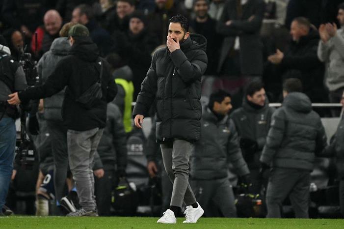 سبب مفاجئ وراء استبعاد أونانا من مباراة نيوكاسل photo_5913587376209380925_y-1