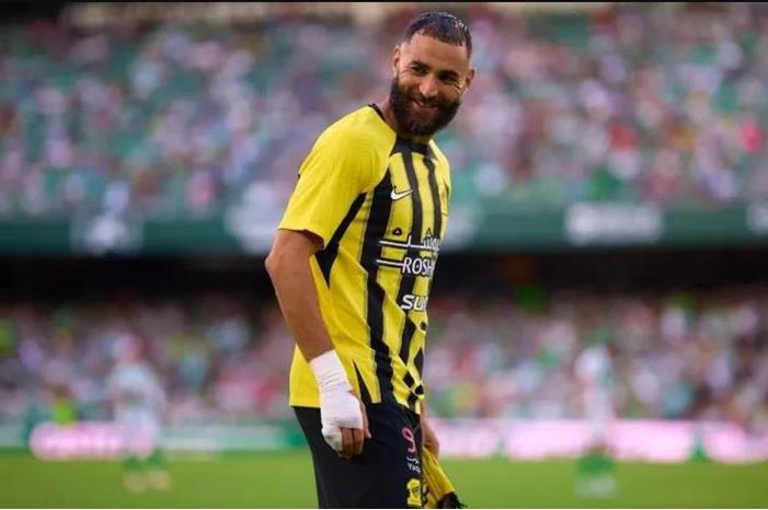 موقف كريم بنزيما من المشاركة في مباراة الاتحاد ضد الفتح بالدوري السعودي Capture