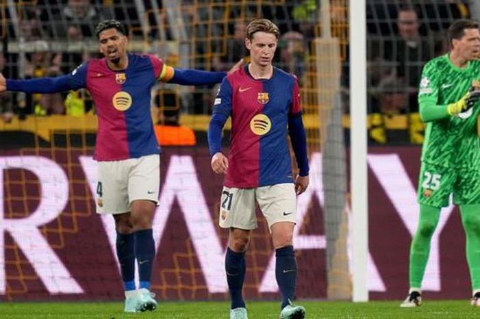 تقييم لاعبي برشلونة بعد الخسارة من دورتموند GettyImages-2209879419-1