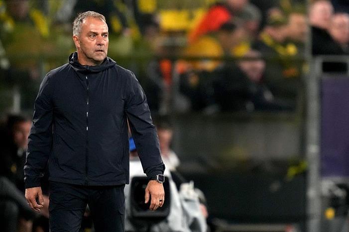 ماذا قال فليك بعد خسارة برشلونة من دورتموند؟ GettyImages-2209877752