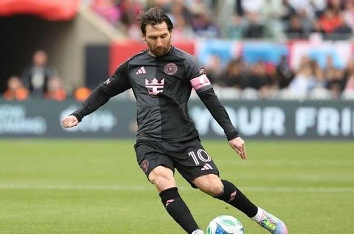 177-142754-haircut-messi-inter-miami_700x400