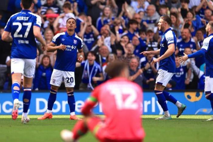 photo_5886236706640871082_y-780x470