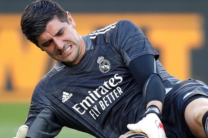 Real-Madrid-goalkeeper-Thibaut-Courtois-injured
