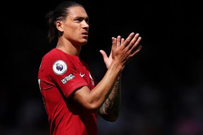 أتلتيكو مدريد يُساعد ليفربول في ملف نونيز نوينز