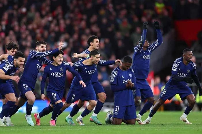 سان جيرمان يستعد للتتويج بالدوري الفرنسي الليلة أمام أنجيه 3