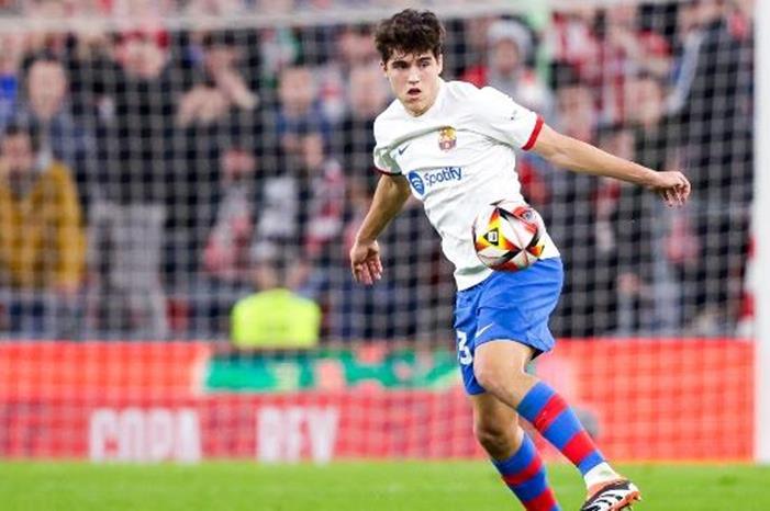 كوبارسي يُحدد سبب تعثر برشلونة أمام بيتيس Pau-Cubarsi-3