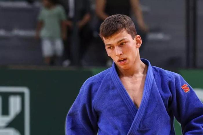 69e39f7e42360474bd32a383