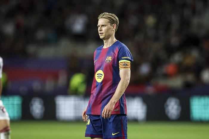 فرينكي دي يونغ يعود إلى تدريبات برشلونة