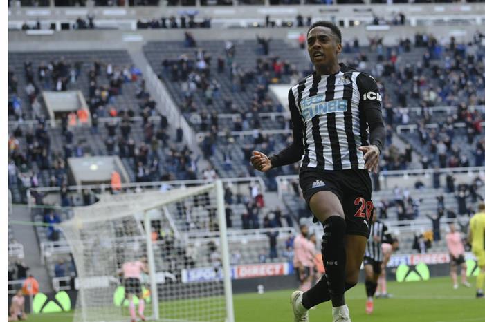 Willock-celeb-scaled