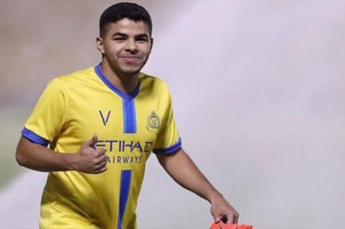 نجوم النصر يودعون الشهري بممر شرفي E6BC81BC40058