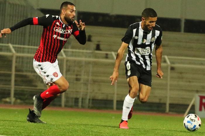 وفاق سطيف يعزز صدارته للدوري الجزائري E0lj4UbX0AE3zo9