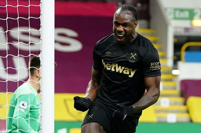 20210503212755reup--2021-05-03t212627z_1769887195_up1eh531j2u1c_rtrmadp_3_soccer-england-bur-whu-report.h