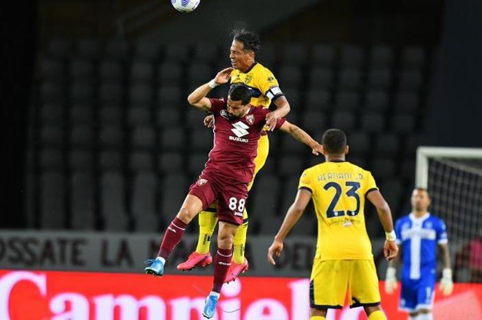 تورينو يهرب من مناطق الهبوط بالدوري الإيطالي 97-2-780x470