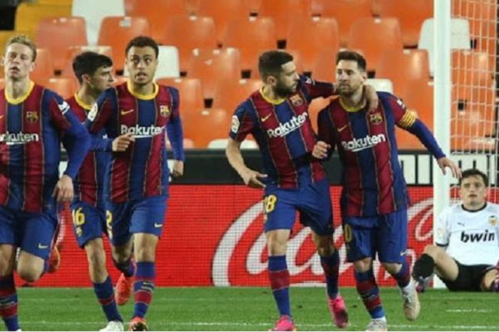 قادة برشلونة يحذرون من صحوة ريال مدريد 163-194245-barcelona-messi-liga-corona-protocols_700x400