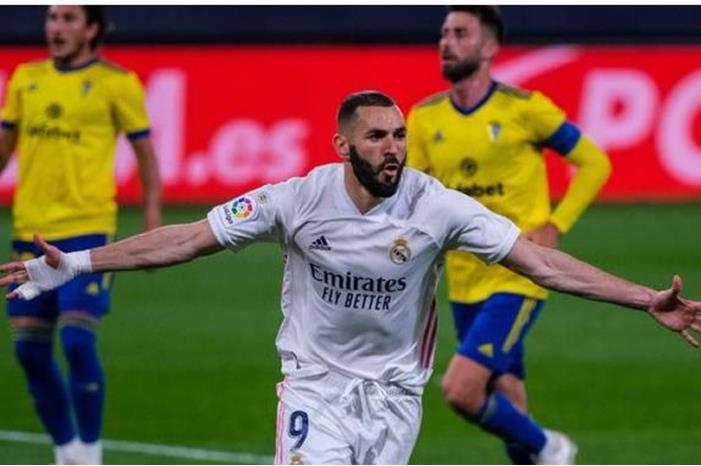 بنزيما يرفض تجديد عقده مع ريال مدريد 2215479_1620406546