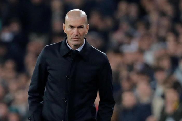 زيدان يؤازر ريال مدريد في نهائي دوري الأبطال 7-5-2022_19_31_29_GomhuriaOnline_10991651944689