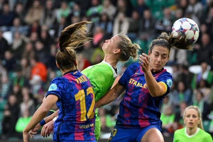 الخسارة الأولى لبرشلونة هذا الموسم ،، وليون يطيح بباريس (صور) 626d7742257f6