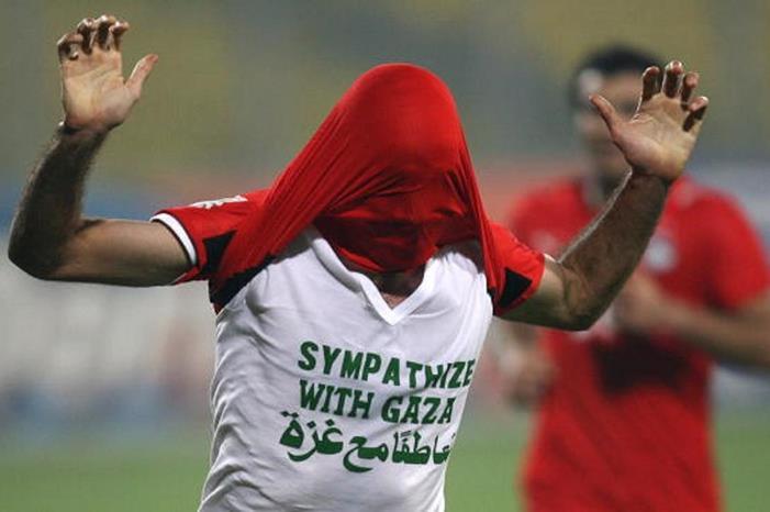 أبو تريكة بغضب : أين العلم الفلسطيني (فيديو) efa8bf0c187473d4fac86c2c765010d6