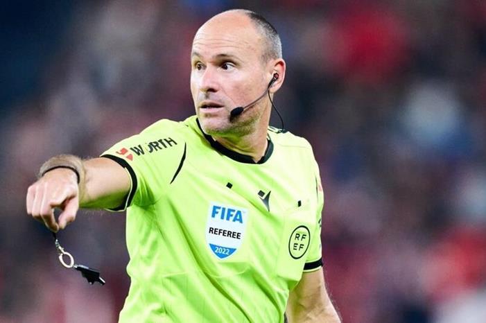 الإسباني الشهير ماتيو لاهوز حكما لمباراة الهلال والفيحاء في نهائي كأس الملك Mateu-Lahoz