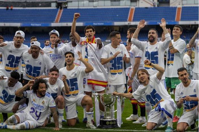 برشلونة يهنئ ريال مدريد بلقب الدوري الإسباني 626e0b2c423604712b60ed88