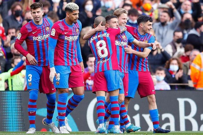 برشلونة يستضيف فياريال في ختام الدوري الإسباني Barcelona-vs.-Atletico-Madrid