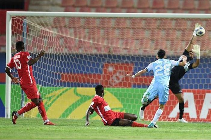 الرفاع البحريني يحقق فوزا اسيويا مثيرا Dhofar-v-Al-Riffa---6